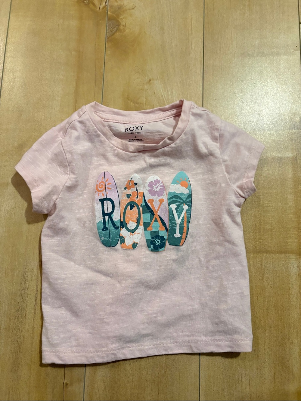 2/14$ 🩵Roxy Pink Tee with Multicolor Surfboard Graphic